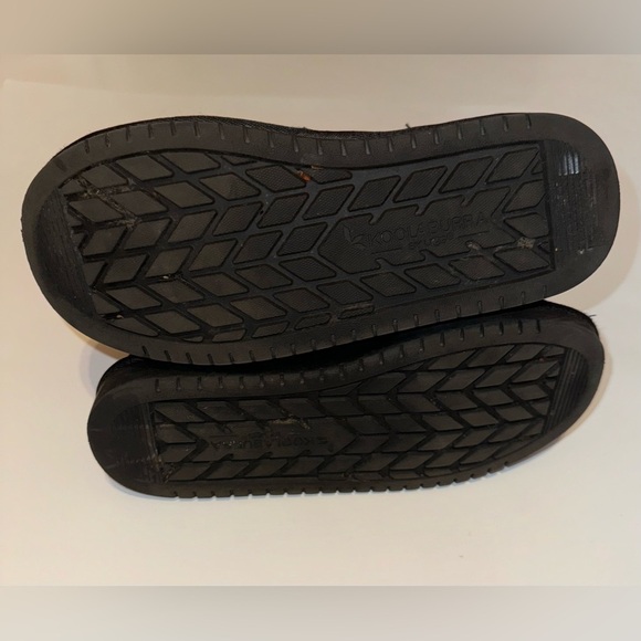 Short black Koolaburra by Ugg black size 3 girls fall winter stylish boots - Picture 5 of 6